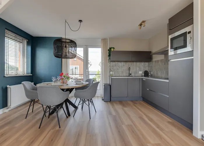 Meerzicht 57 - 3 Bedroom Appt With Sunny Terrace